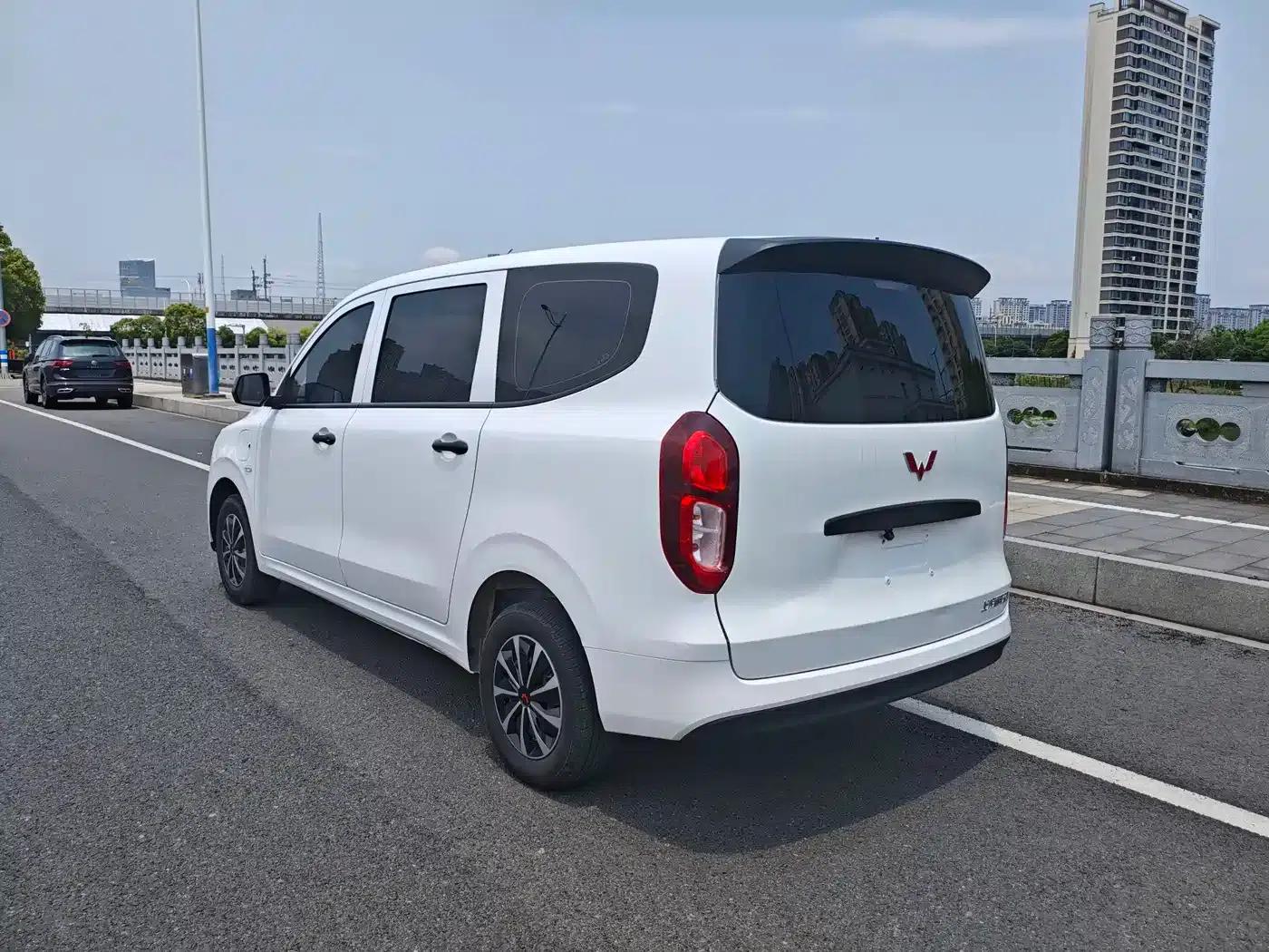 Wuling Hongguang New Energy 2024 Pure Electric Version 300KM Standard Edition — миниатюра 5