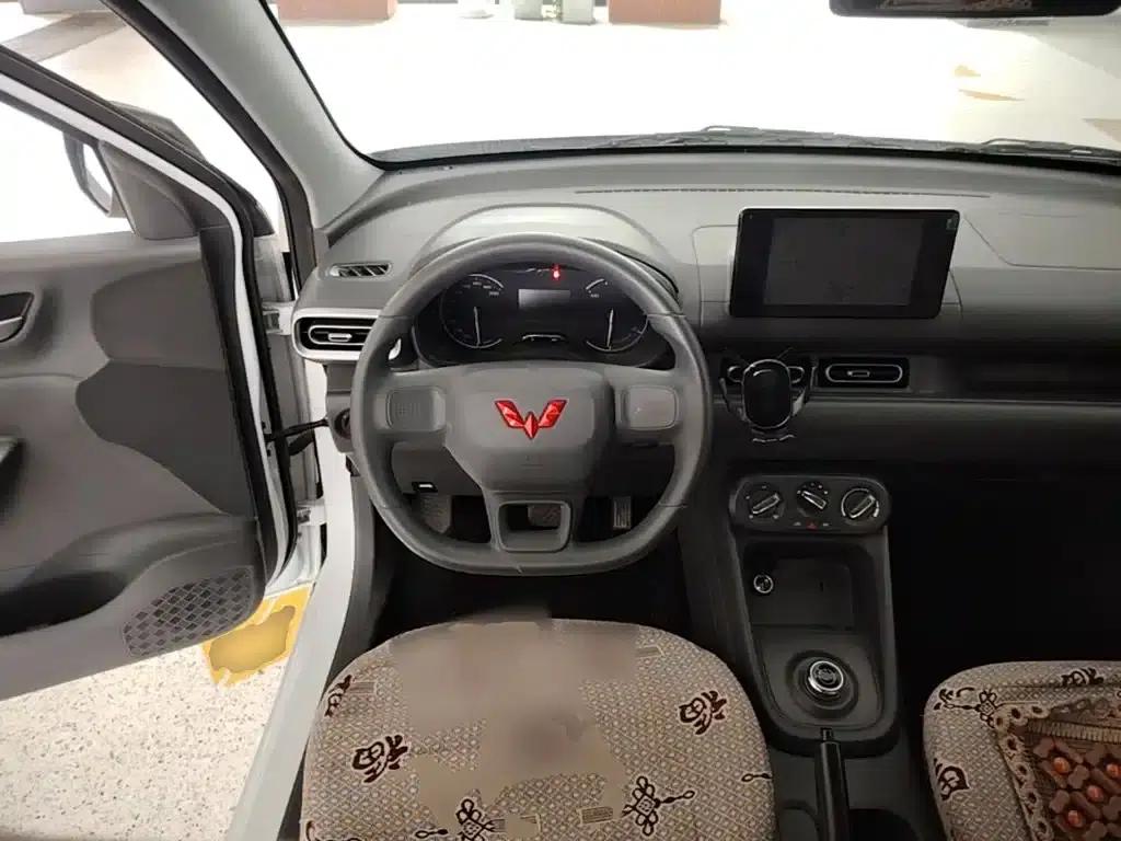 Wuling Hongguang New Energy 2025 Range-Extended Hybrid 50km Comfort Model — миниатюра 11