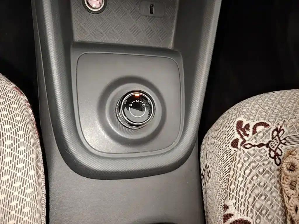 Wuling Hongguang New Energy 2025 Range-Extended Hybrid 50km Comfort Model — миниатюра 14