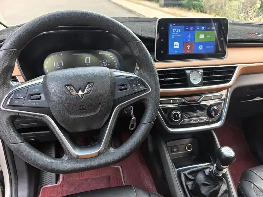 Wuling Hongguang S3 2018 1.5T Manual Deluxe Edition (National V Emission Standard) — миниатюра 16