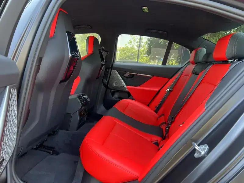 BMW M5 PHEV 2025 Model M5 — миниатюра 9