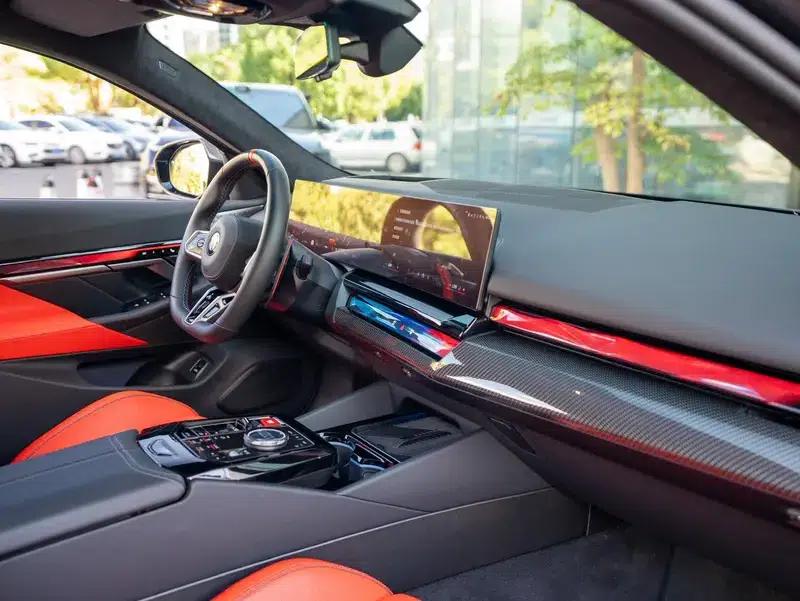 BMW M5 PHEV 2025 Model M5 — миниатюра 11