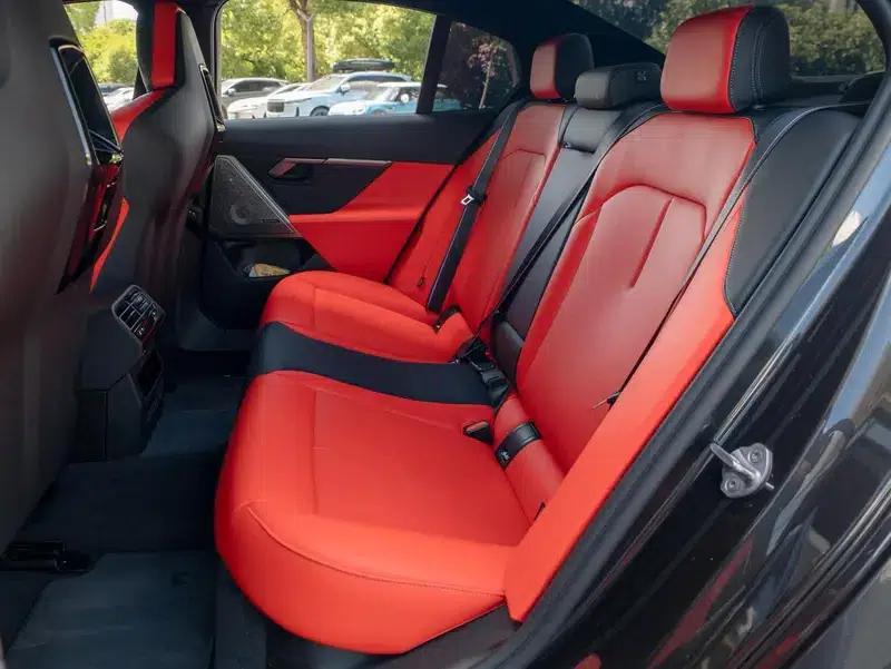 BMW M5 PHEV 2025 Model M5 — миниатюра 13