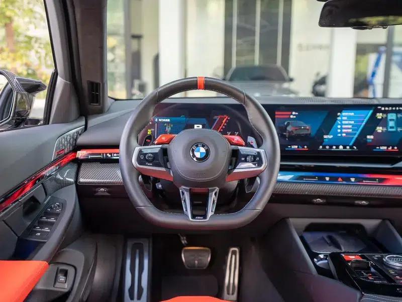 BMW M5 PHEV 2025 Model M5 — миниатюра 10