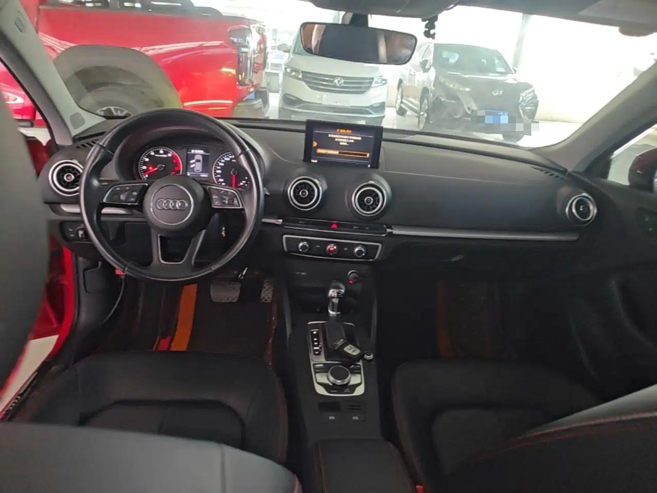 Audi A3 2018 30th Anniversary Edition Sportback 35 TFSI Ambition Model — миниатюра 12