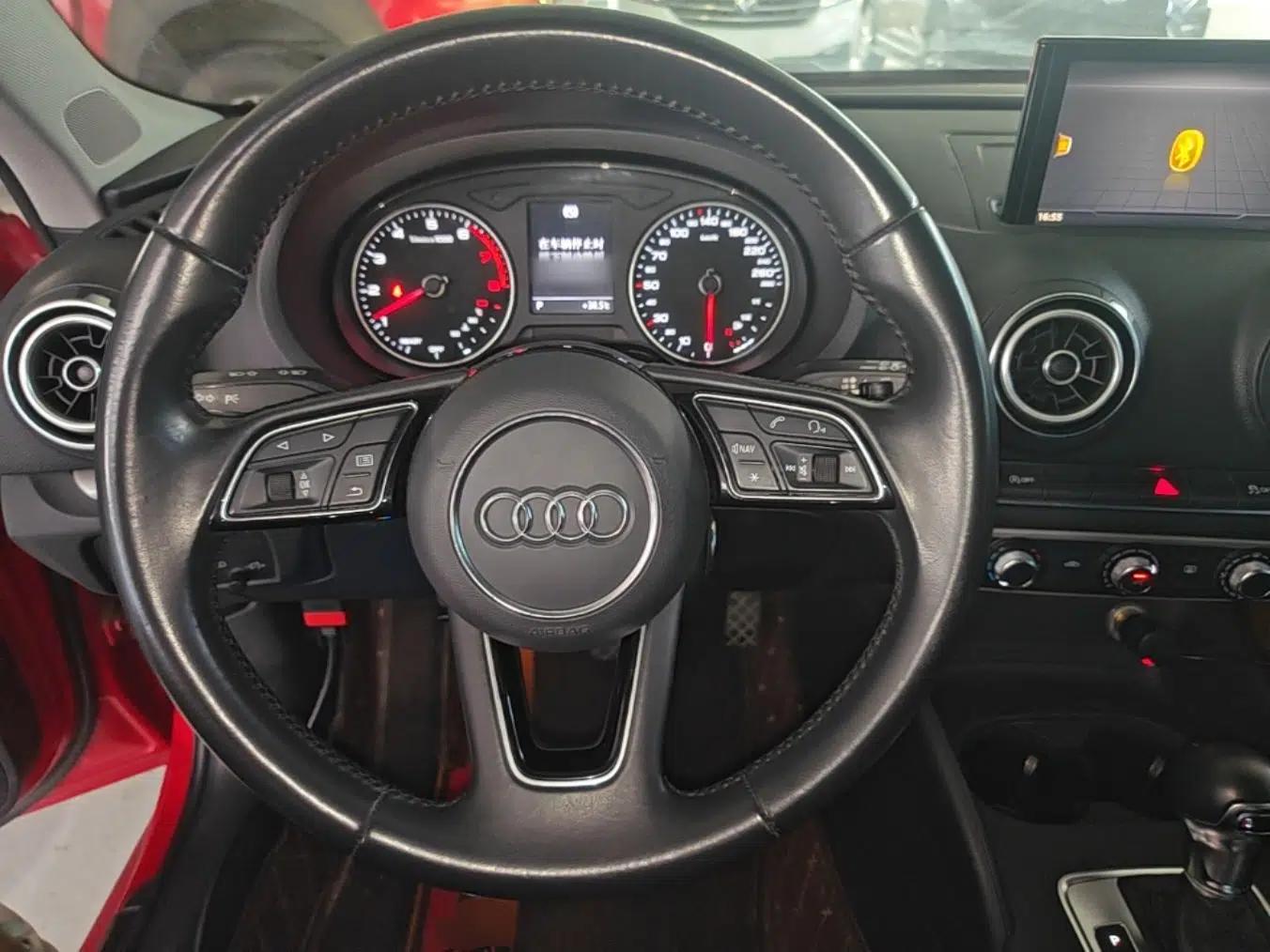 Audi A3 2018 30th Anniversary Edition Sportback 35 TFSI Ambition Model — миниатюра 13