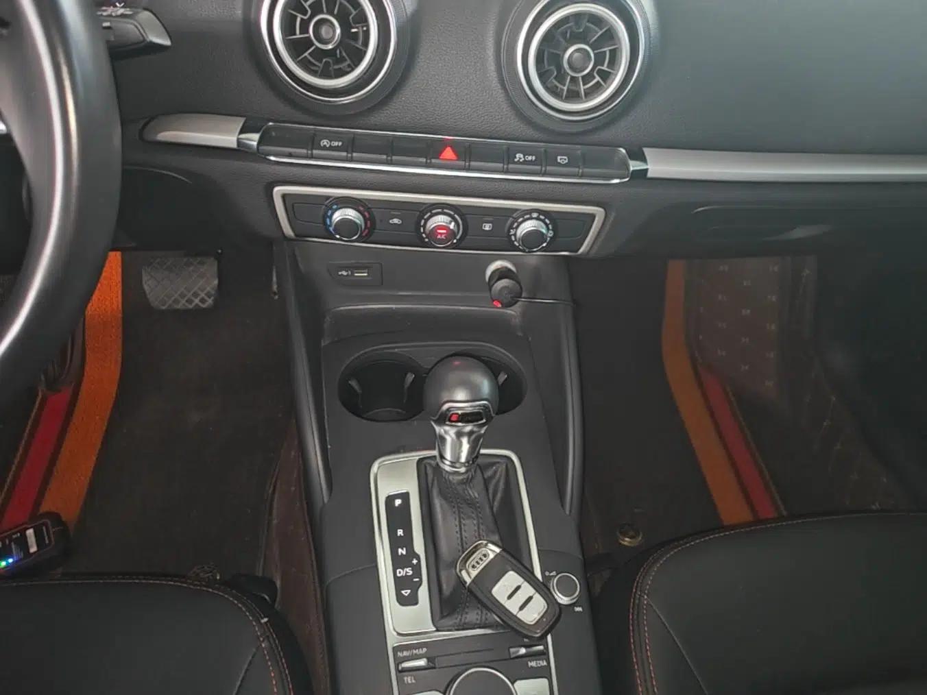 Audi A3 2018 30th Anniversary Edition Sportback 35 TFSI Ambition Model — миниатюра 16