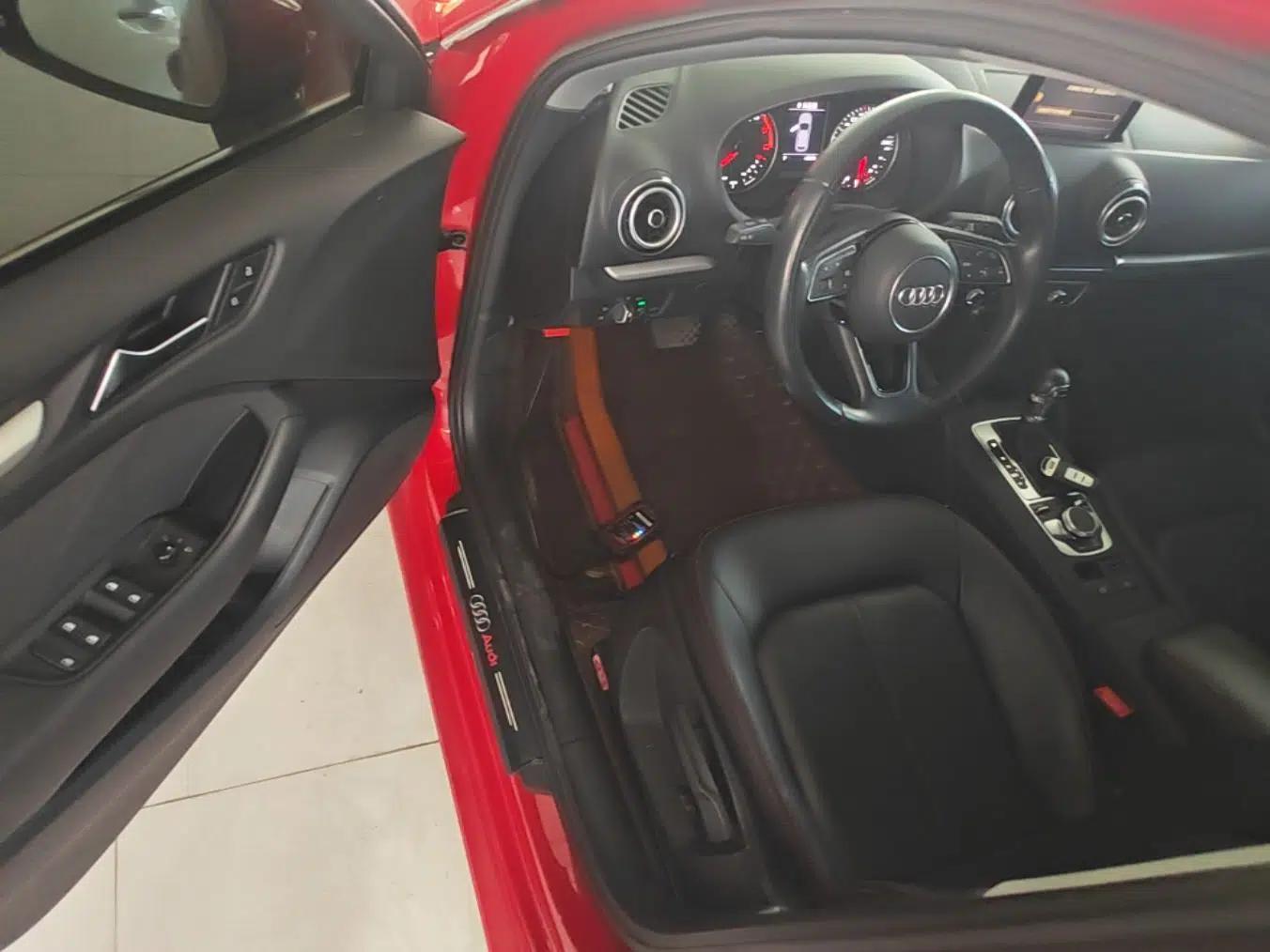 Audi A3 2018 30th Anniversary Edition Sportback 35 TFSI Ambition Model — миниатюра 18