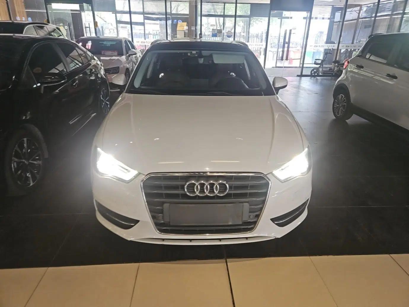 Audi A3 2014 Sportback 35 TFSI Automatic Style Edition — миниатюра 2