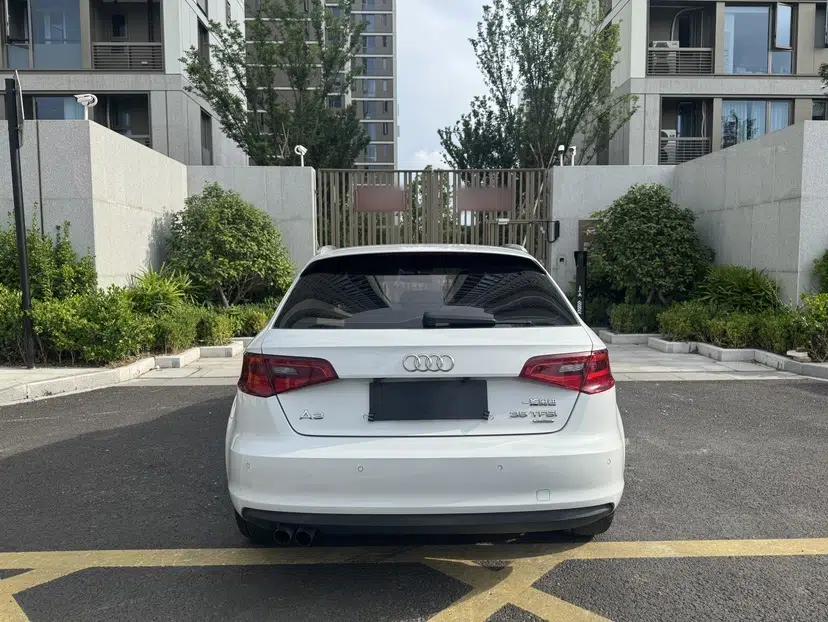 Audi A3 2014 Sportback 35 TFSI Automatic Style Edition — миниатюра 12