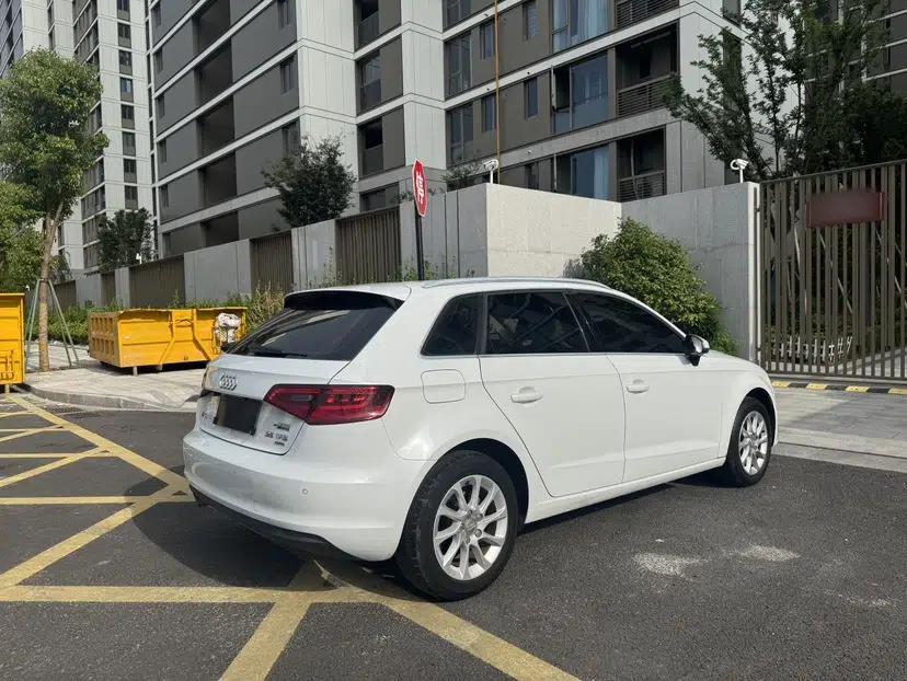 Audi A3 2014 Sportback 35 TFSI Automatic Style Edition — миниатюра 16