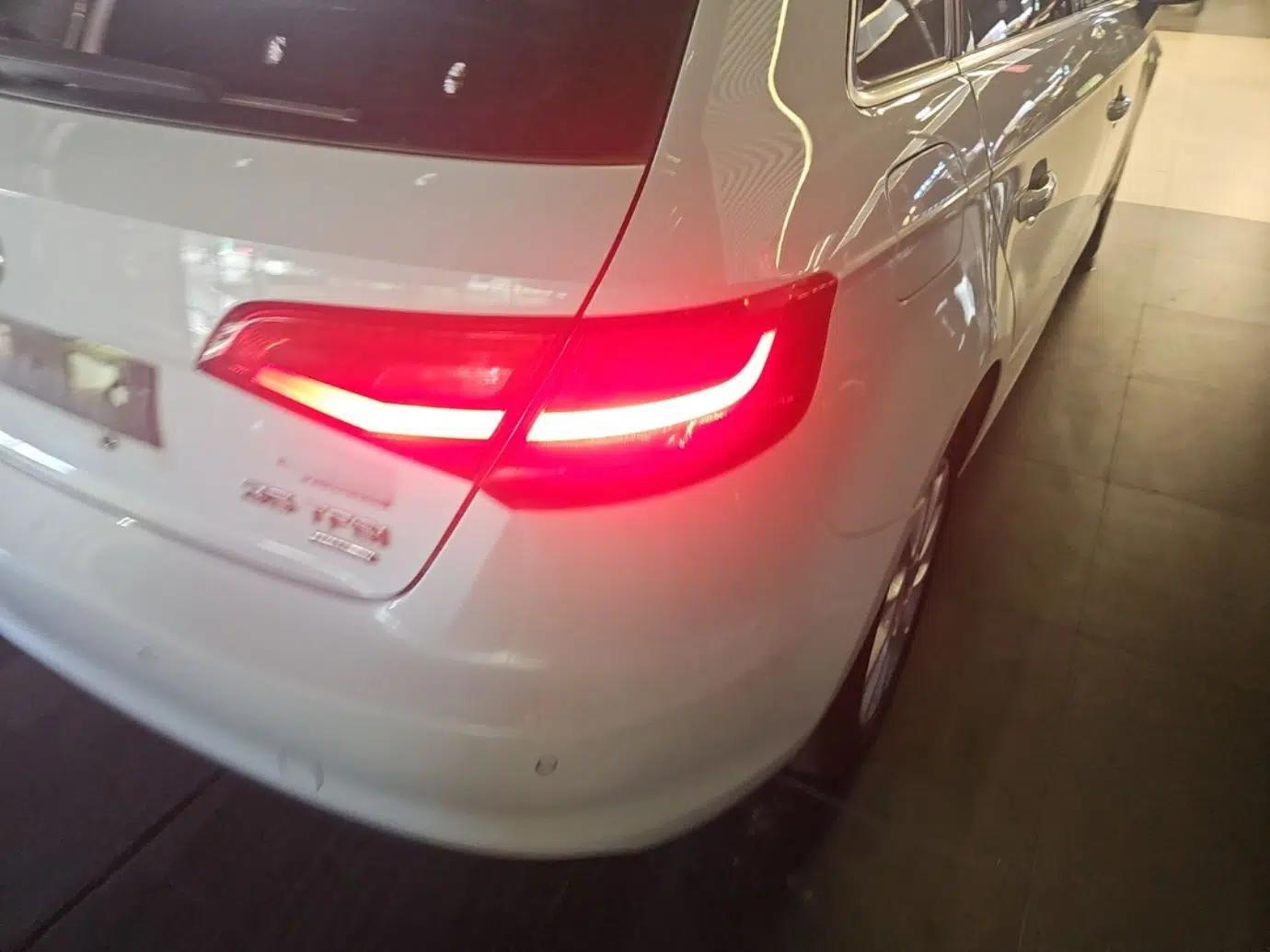 Audi A3 2014 Sportback 35 TFSI Automatic Style Edition — миниатюра 9