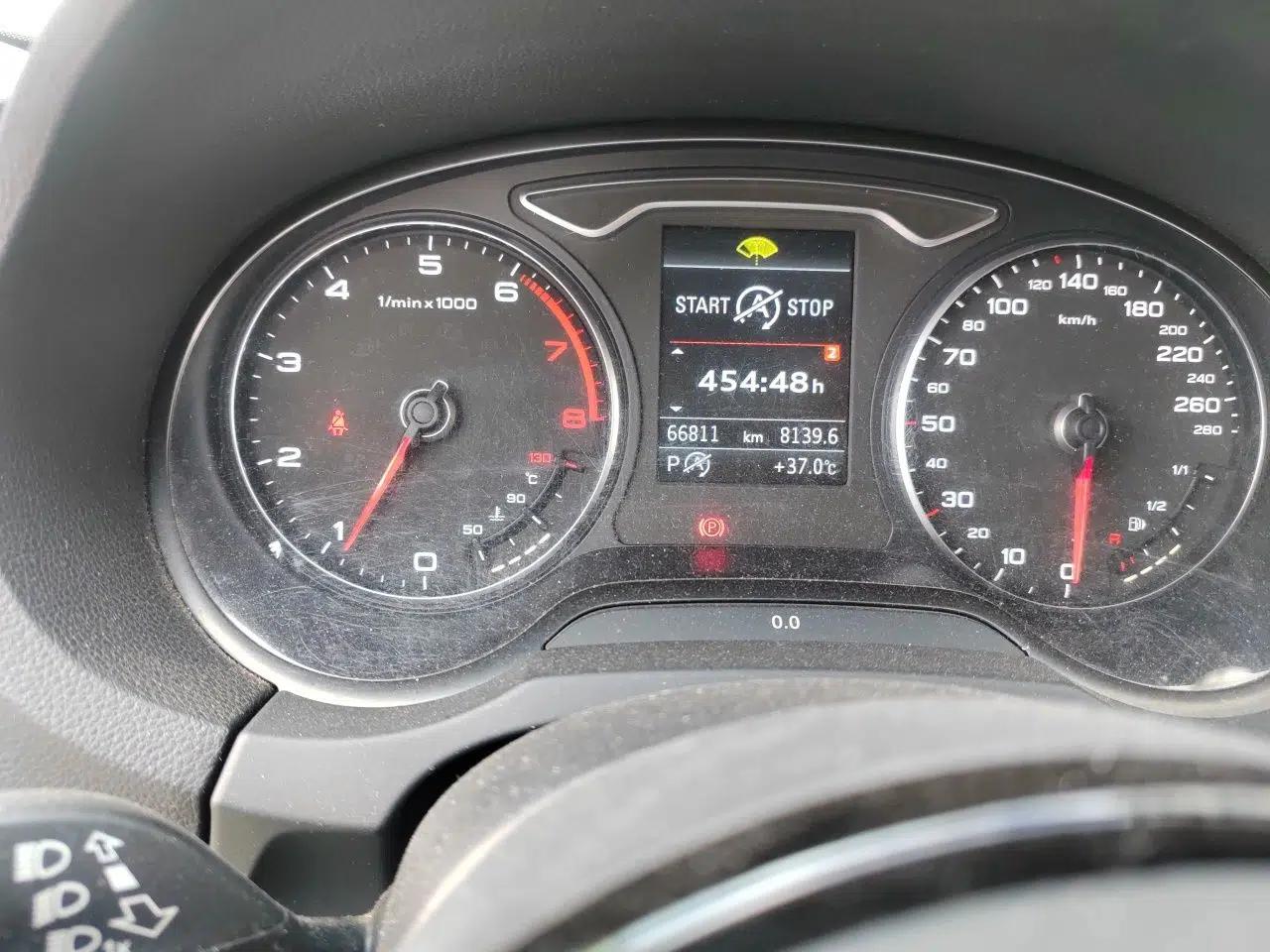 Audi A3 2014 Sportback 40 TFSI S line Comfort Model — миниатюра 9