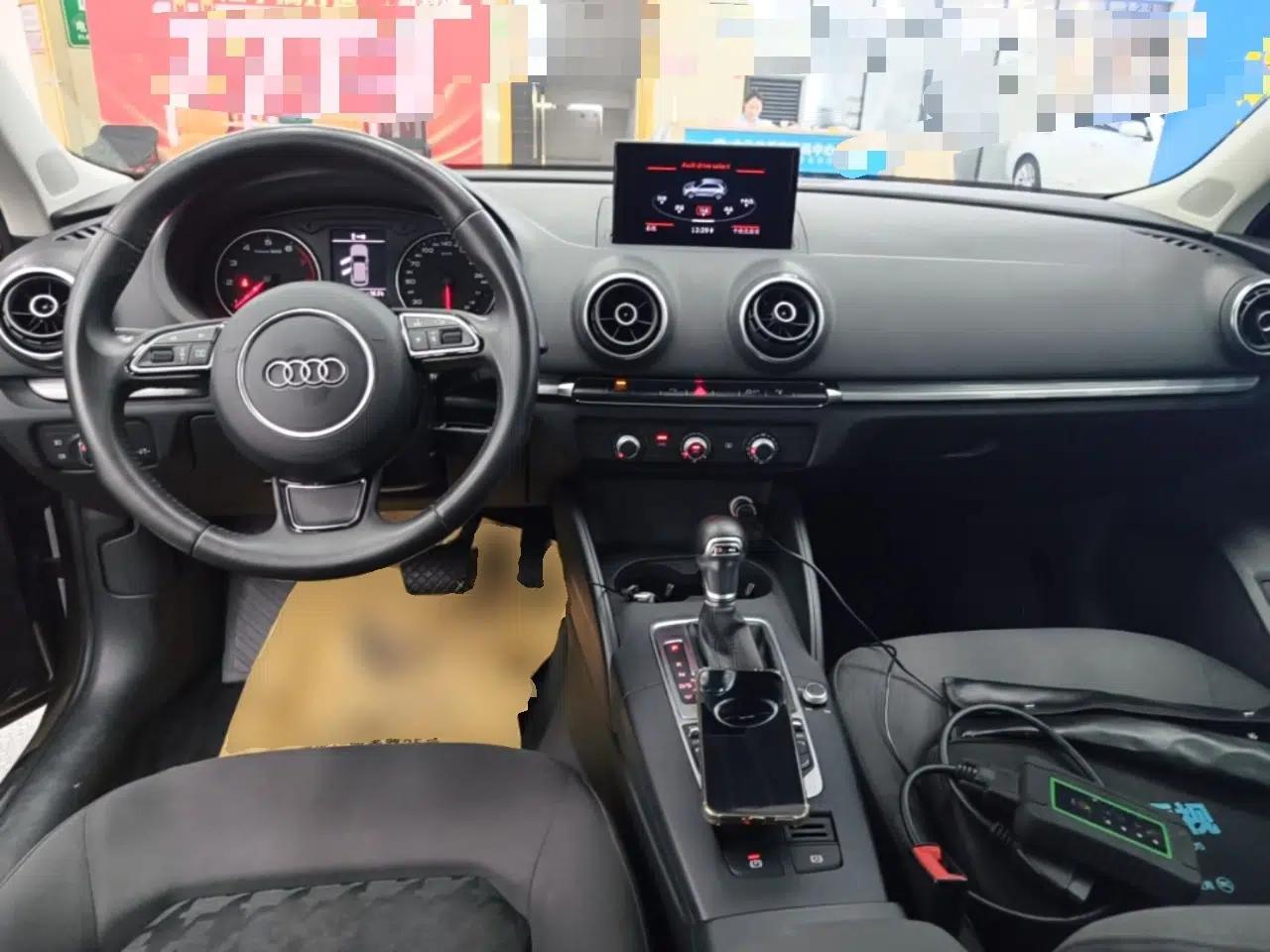 Audi A3 2015 Sportback 35 TFSI Millionth Anniversary Intelligent Leading Model — миниатюра 12