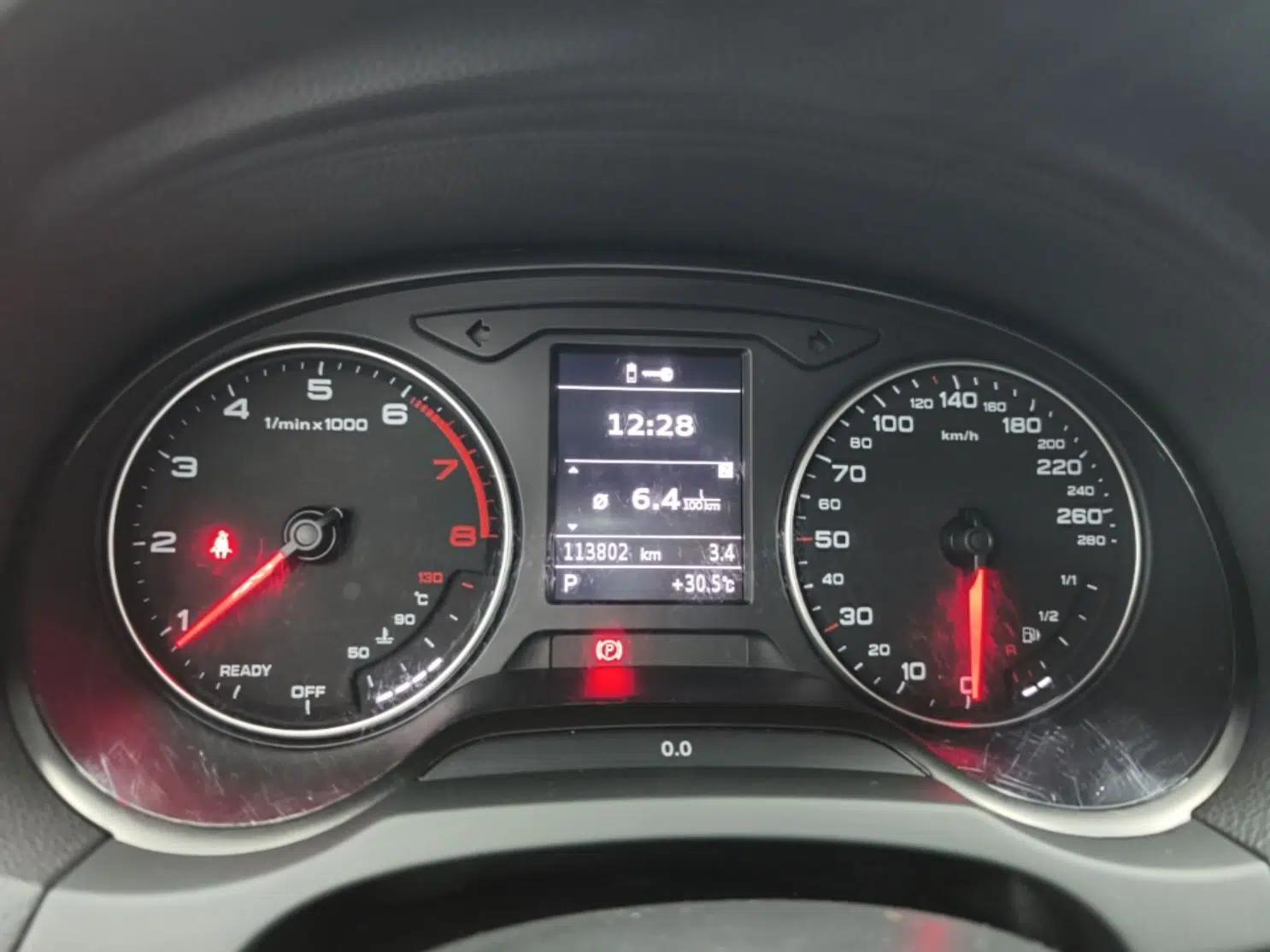 Audi A3 2015 Sportback 35 TFSI Millionth Anniversary Intelligent Leading Model — миниатюра 14