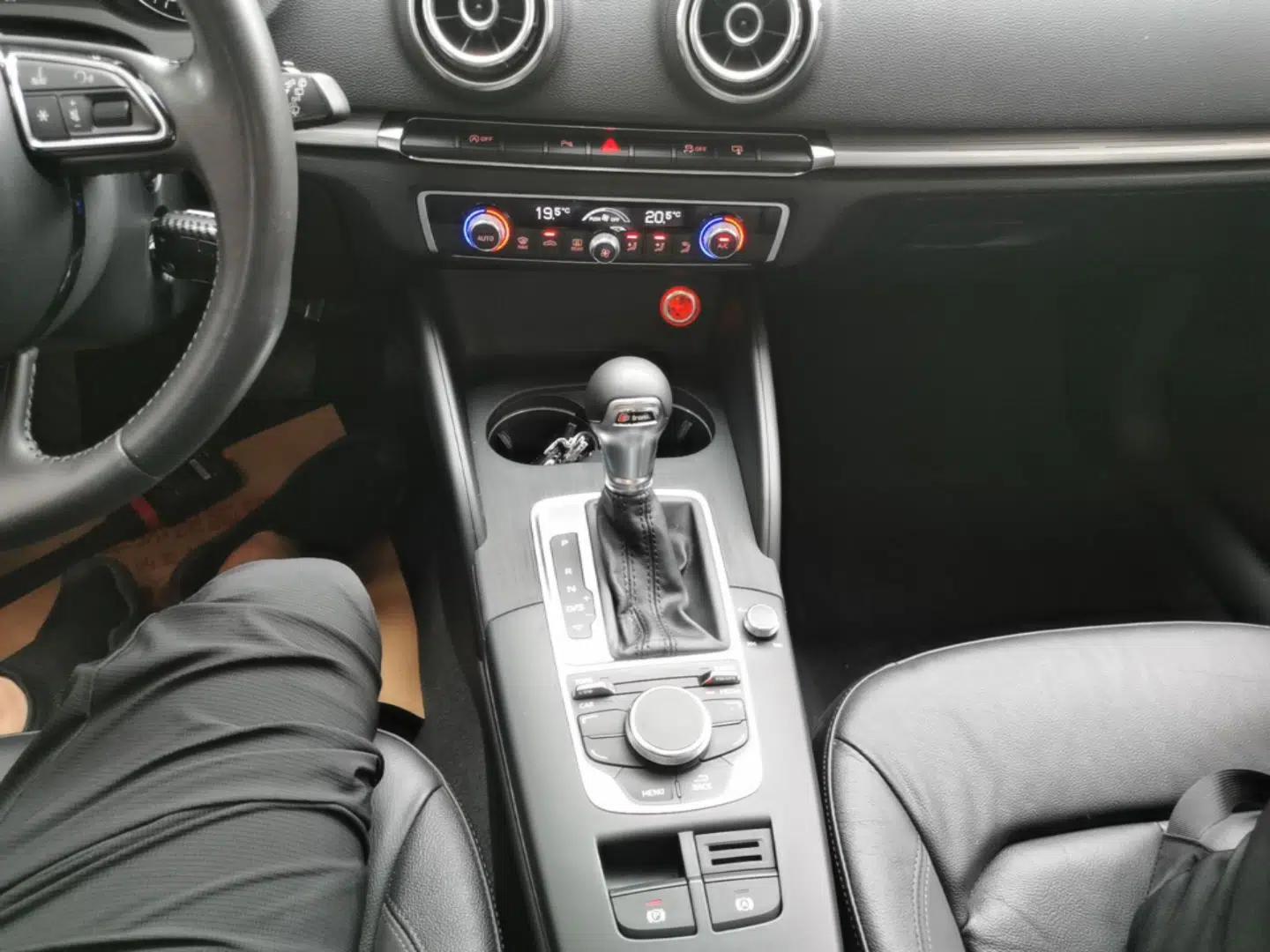 Audi A3 2014 Sportback 35 TFSI Automatic Comfort Model — миниатюра 21