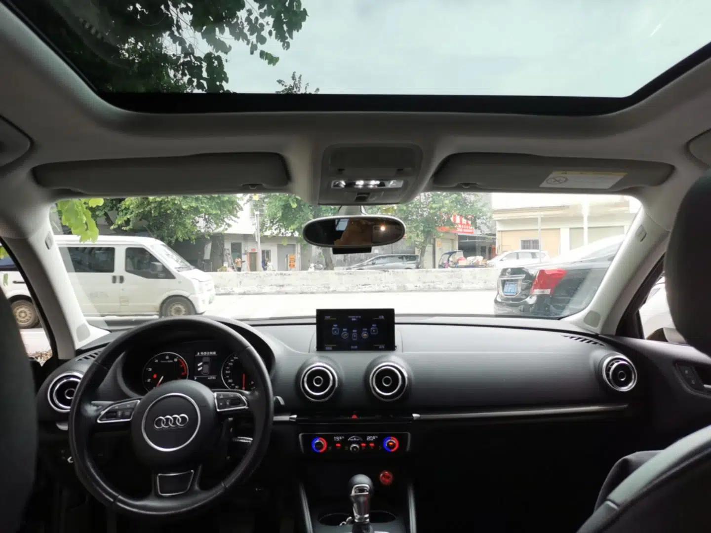 Audi A3 2014 Sportback 35 TFSI Automatic Comfort Model — миниатюра 26