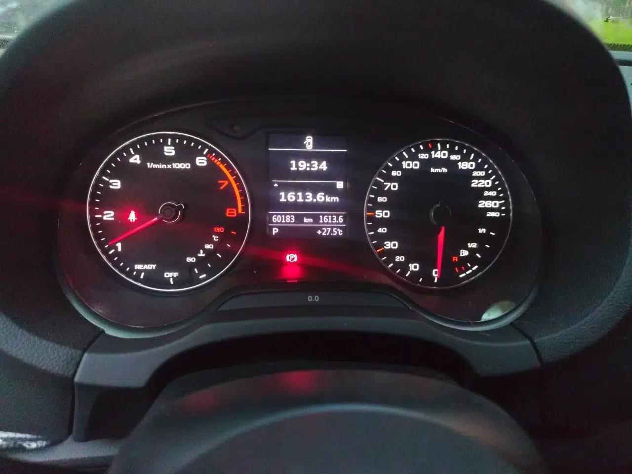 Audi A3 2018 30th Anniversary Edition Sportback 35 TFSI Style Model — миниатюра 12