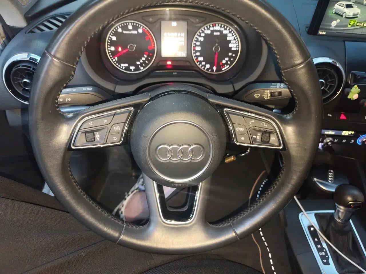 Audi A3 2018 30th Anniversary Edition Sportback 35 TFSI Style Model — миниатюра 10