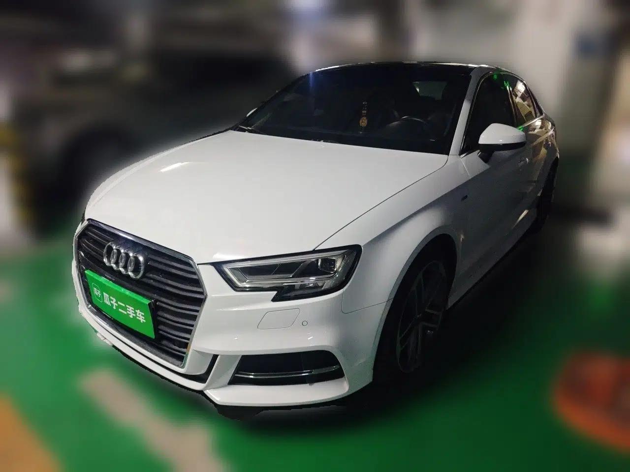 Audi A3 2018 30th Anniversary Edition Limousine 35 TFSI Sport Model — миниатюра 1