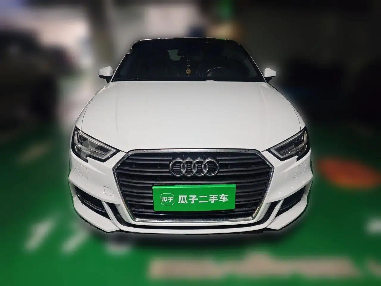 Audi A3 2018 30th Anniversary Edition Limousine 35 TFSI Sport Model — миниатюра 2