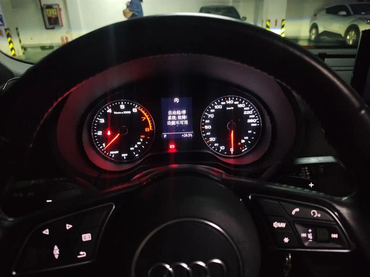 Audi A3 2018 30th Anniversary Edition Limousine 35 TFSI Sport Model — миниатюра 10