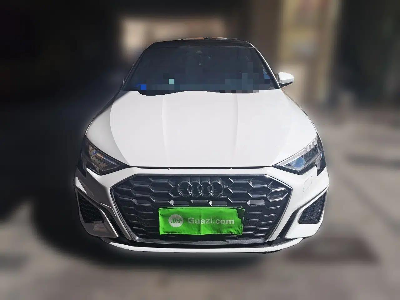 Audi A3 2021 Sportback 35 TFSI Fashionable Sports Model — миниатюра 2