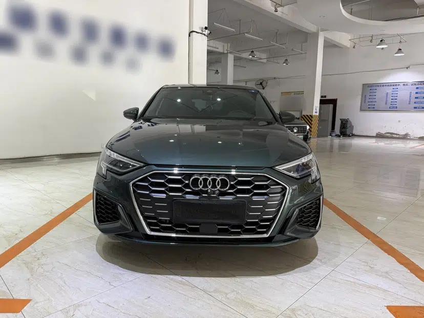 Audi A3 2024 Sportback 35 TFSI Fashionable Sports Model — миниатюра 2