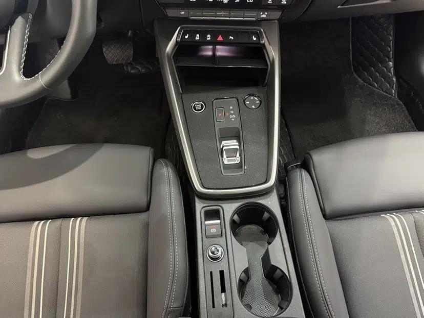 Audi A3 2024 Sportback 35 TFSI Fashionable Sports Model — миниатюра 12