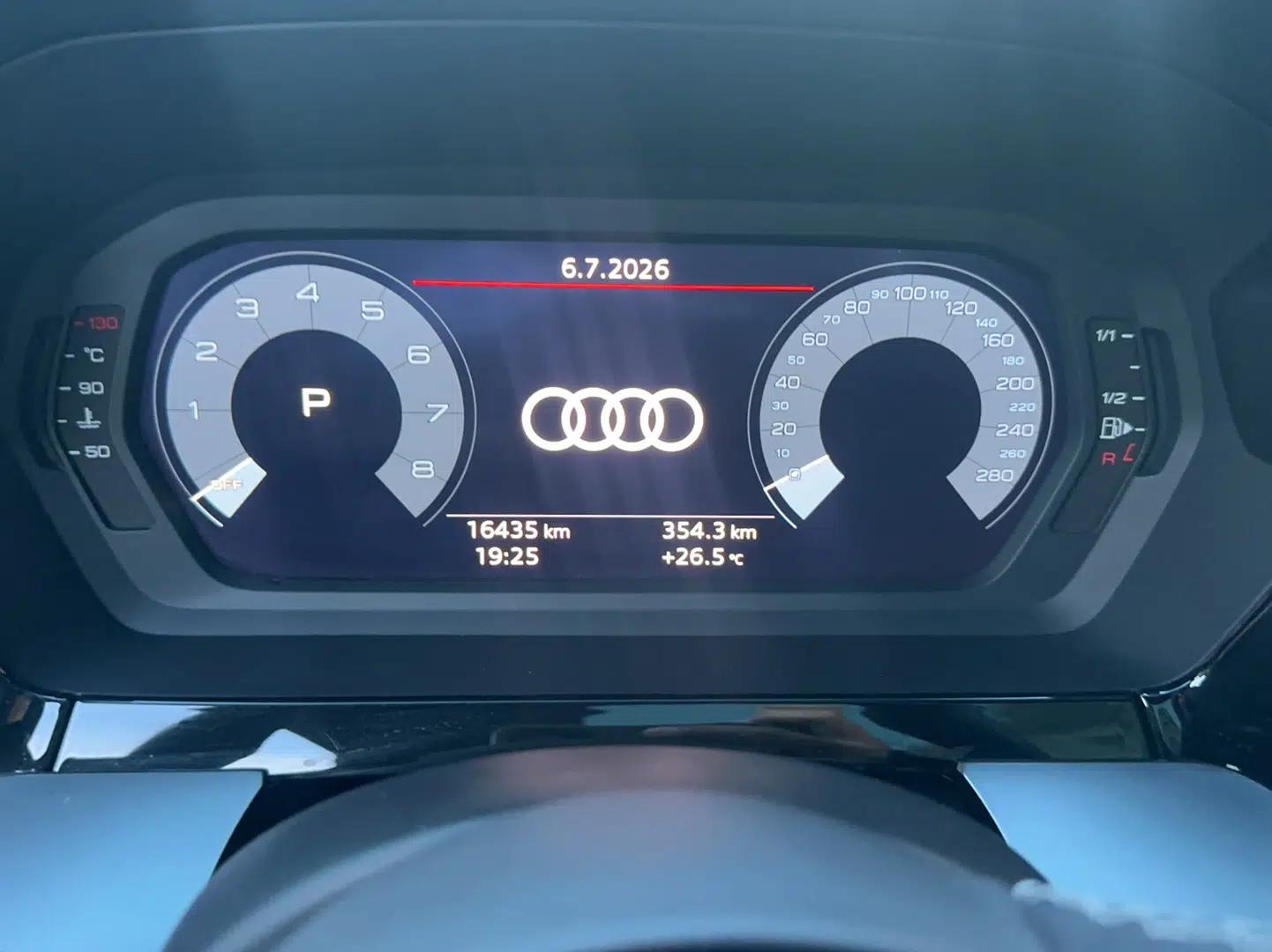 Audi A3 2022 Sportback 35 TFSI Fashionable Sports Model — миниатюра 9
