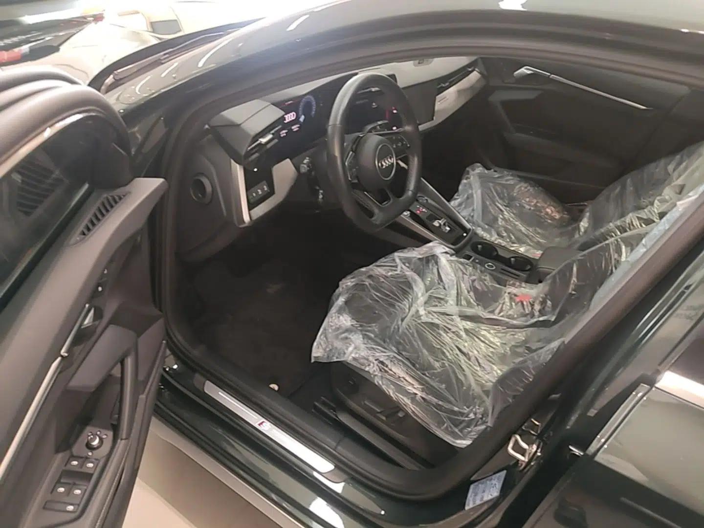 Audi A3 2023 A3L Limousine 35 TFSI Fashion Sport Model — миниатюра 18