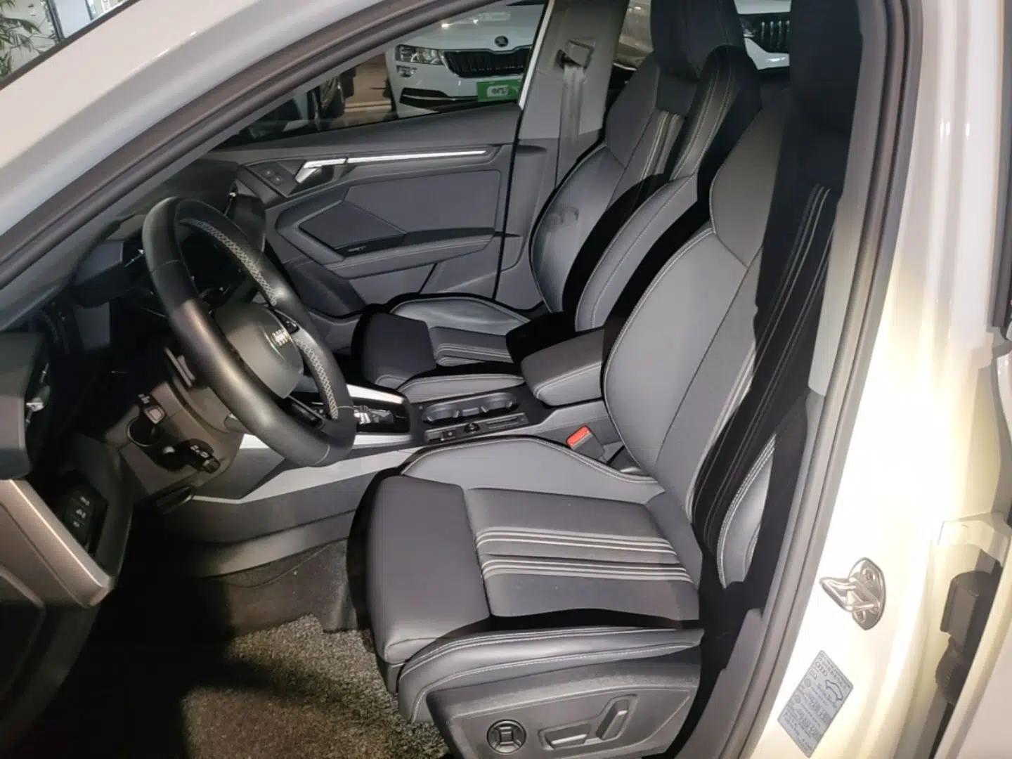 Audi A3 2023 A3L Limousine 35 TFSI Fashion Sport Model — миниатюра 17
