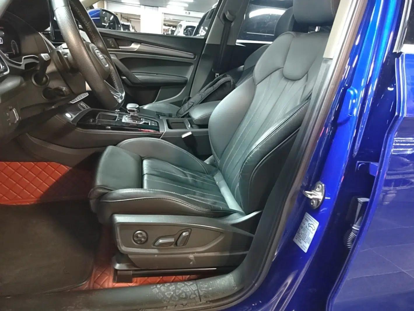 Audi Q5L 2022 45T Luxury Dynamic Model — миниатюра 17