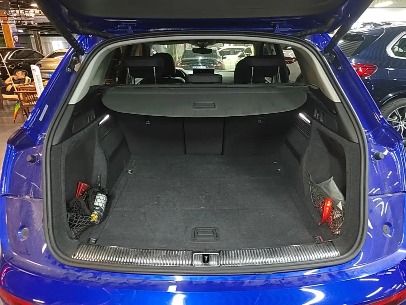 Audi Q5L 2022 45T Luxury Dynamic Model — миниатюра 22