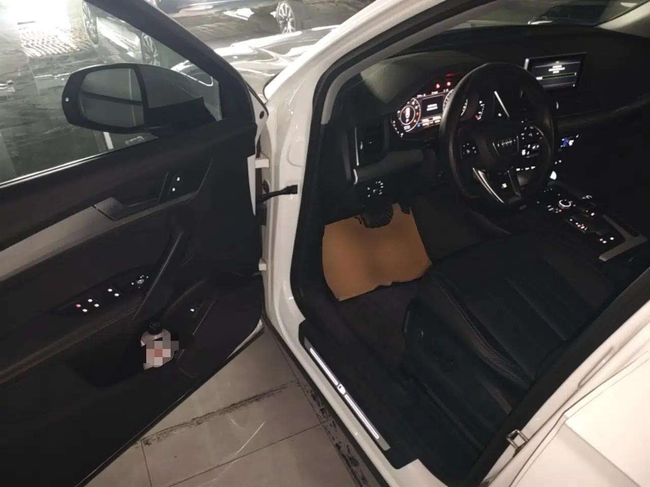 Audi Q5L 2020 Updated 40 TFSI Prestige Fashion Edition — миниатюра 18