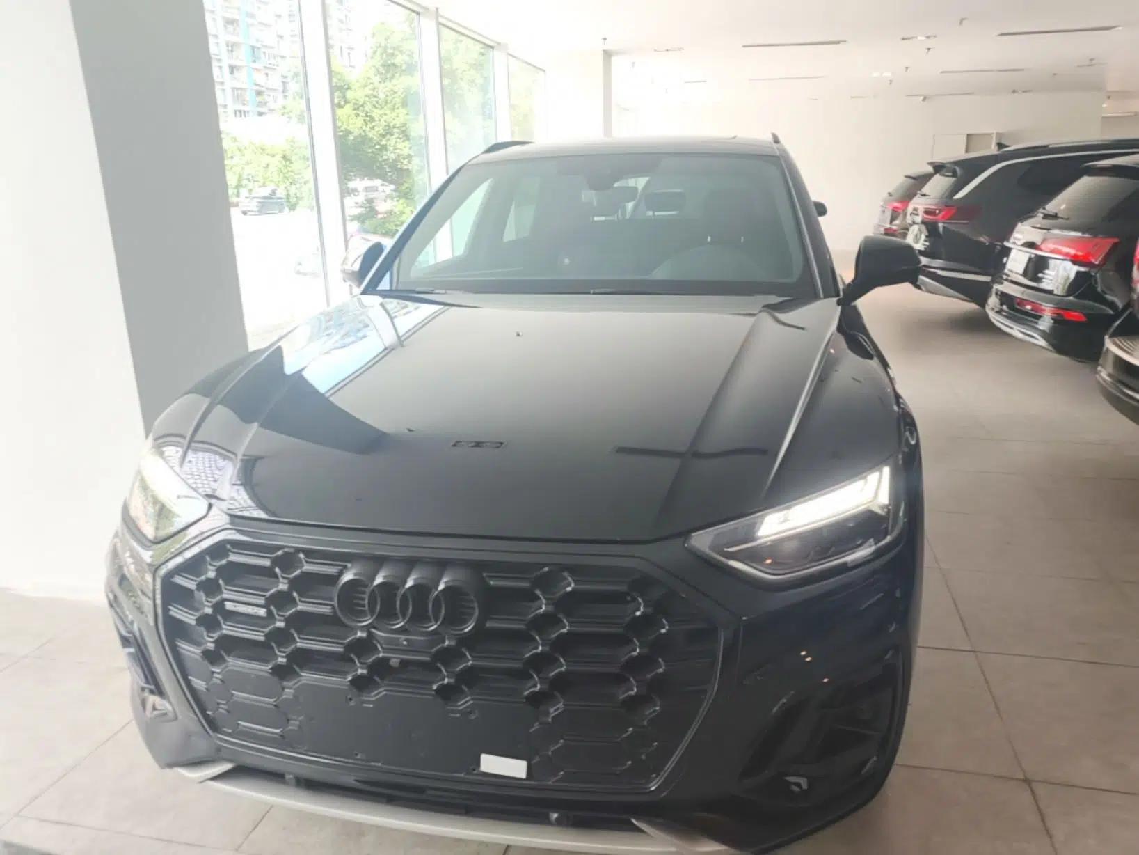 Audi Q5L 2023 40T Luxury Dynamic Model — миниатюра 2