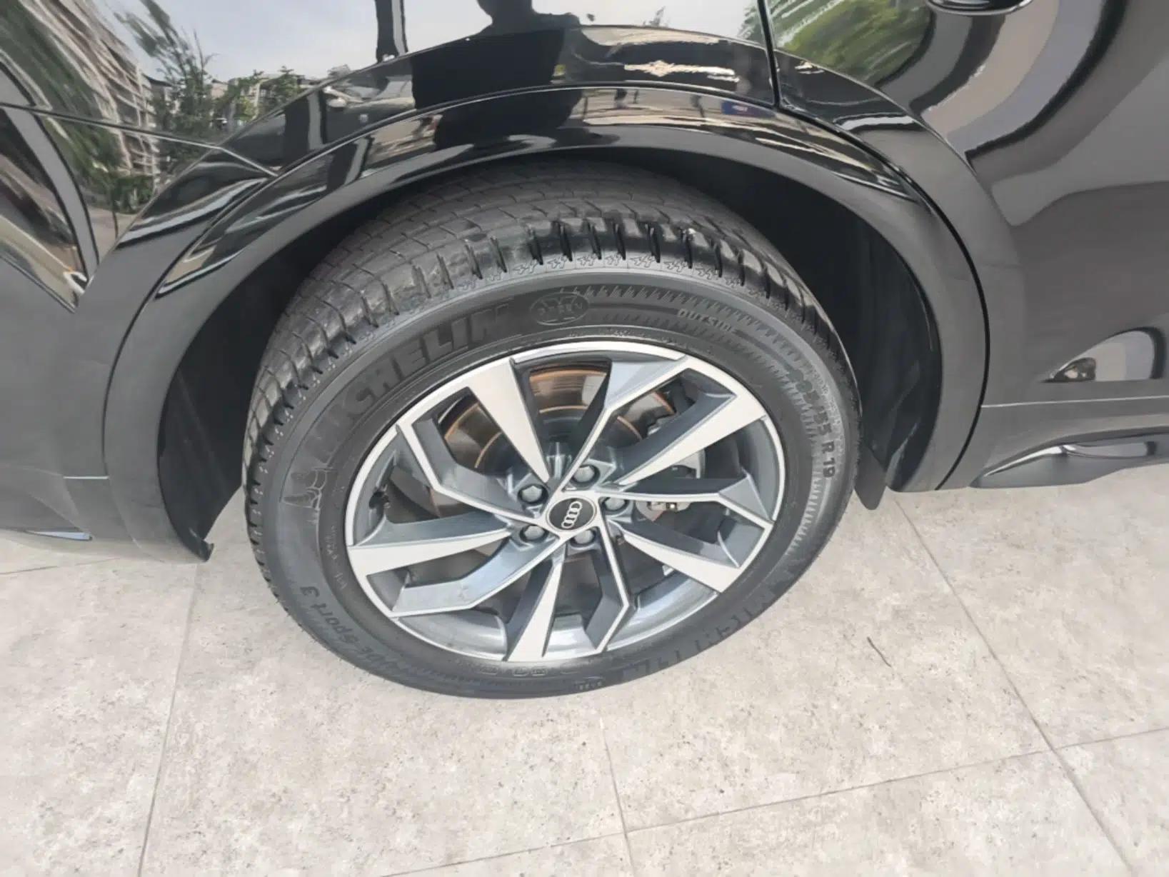 Audi Q5L 2023 40T Luxury Dynamic Model — миниатюра 11