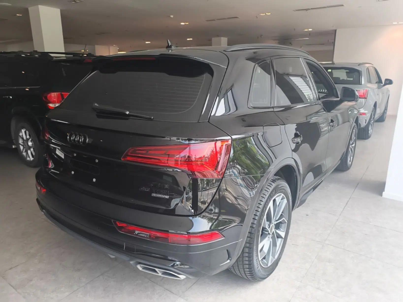 Audi Q5L 2023 40T Luxury Dynamic Model — миниатюра 6