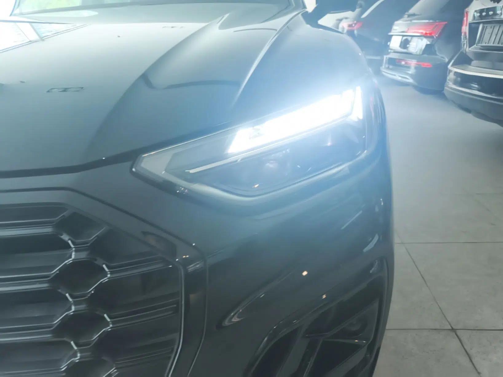 Audi Q5L 2023 40T Luxury Dynamic Model — миниатюра 8