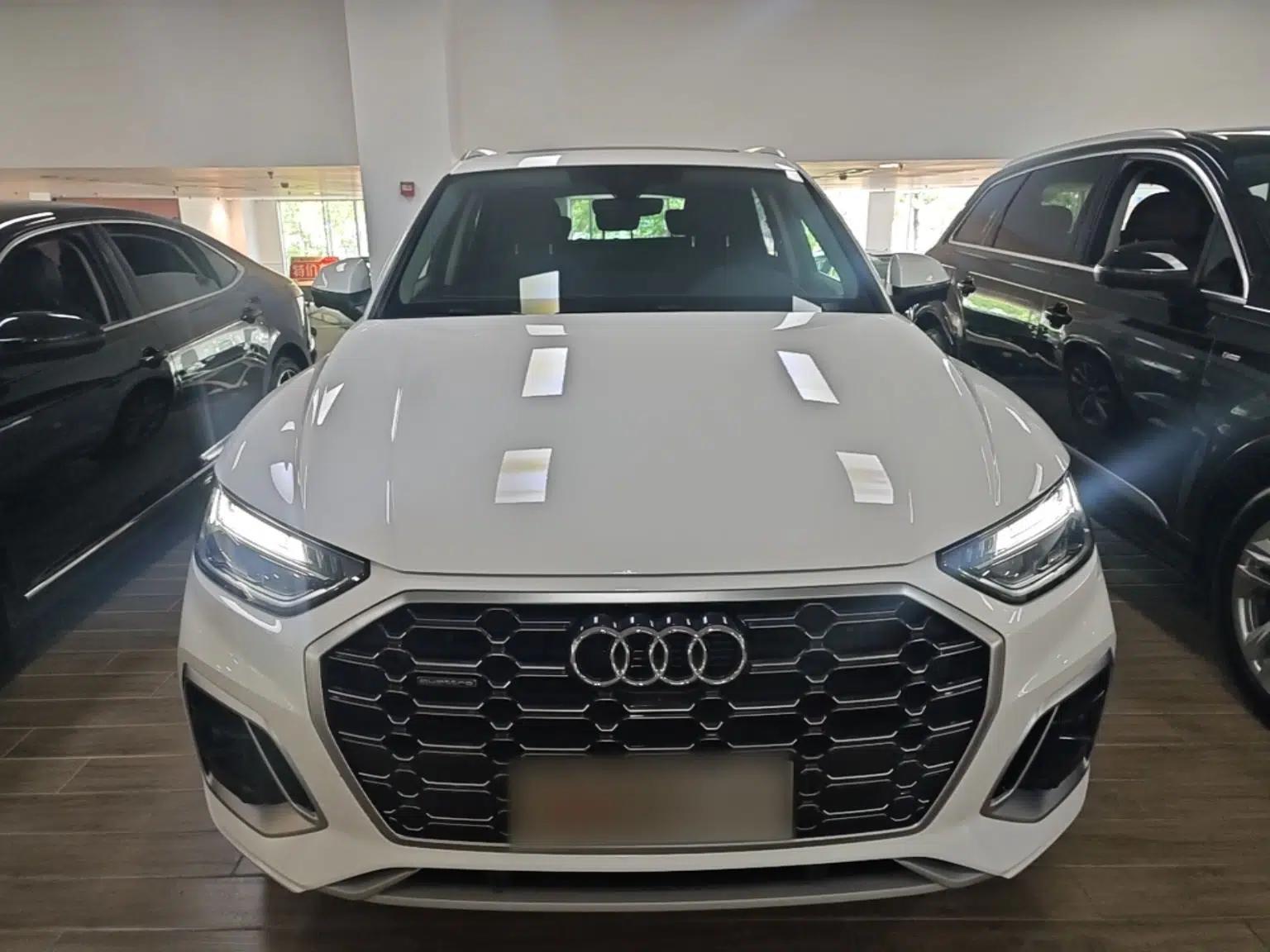 Audi Q5L 2022 Updated 40T Luxury Dynamic Edition — миниатюра 2