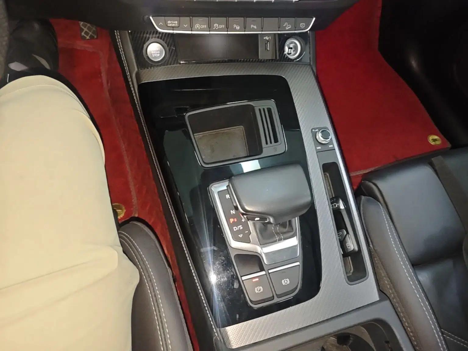 Audi Q5L 2022 Updated 40T Luxury Dynamic Edition — миниатюра 16