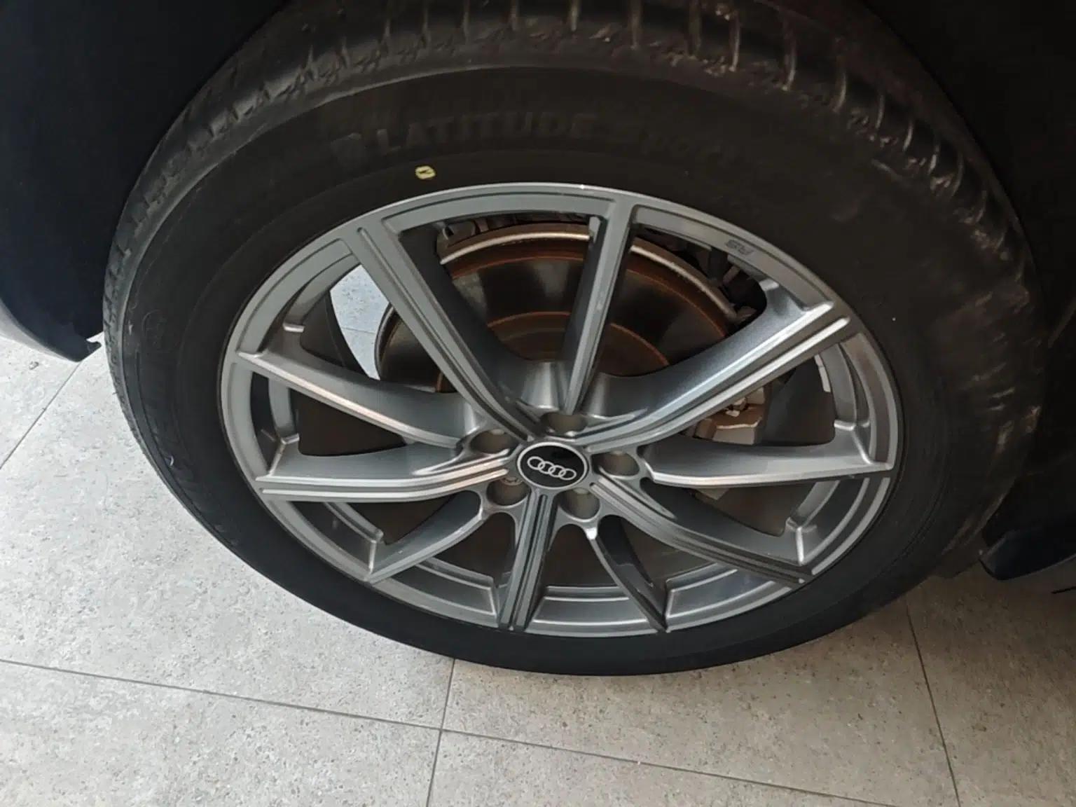 Audi Q5L 2022 40T Luxury Elegant Model — миниатюра 11
