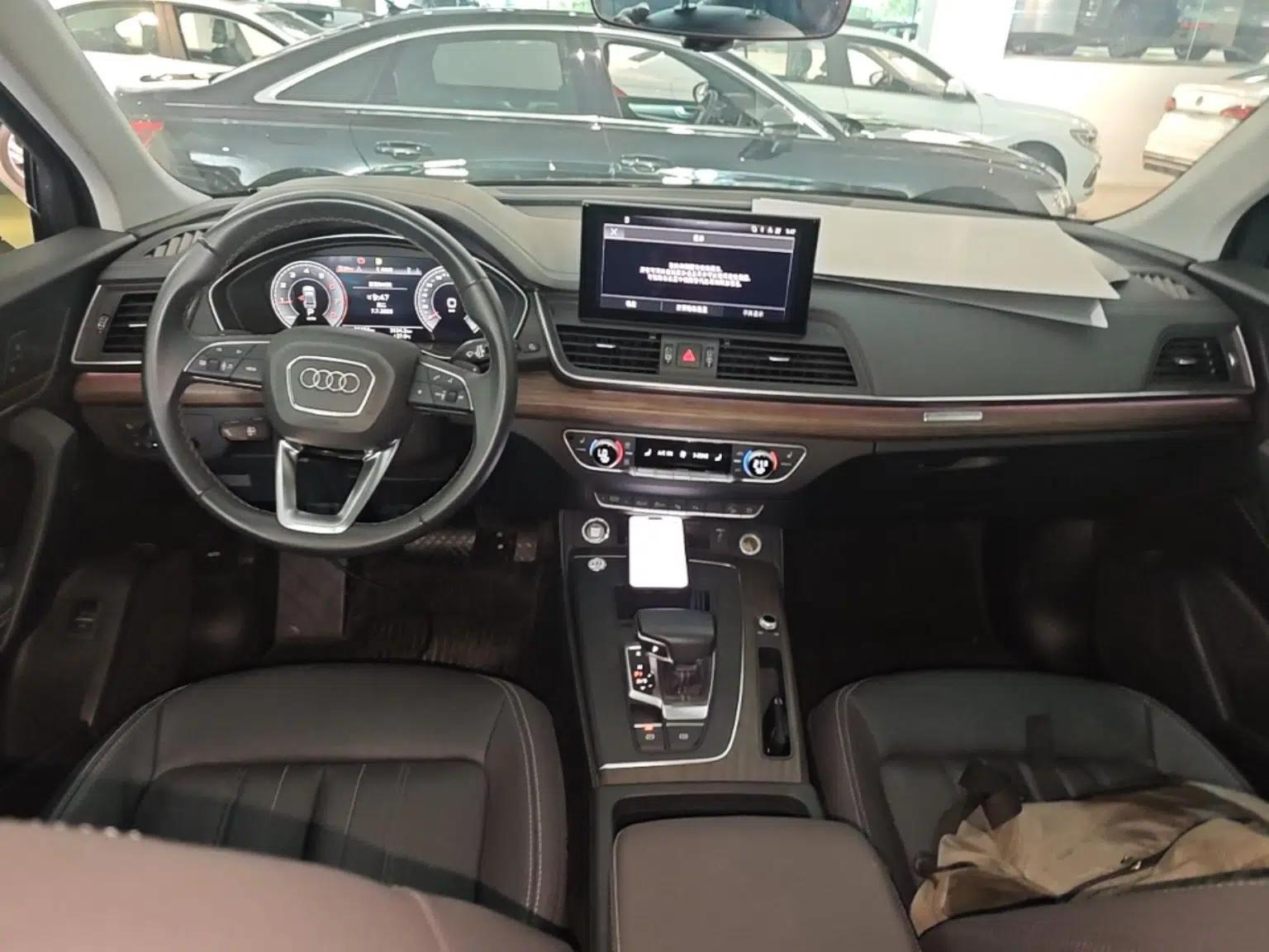Audi Q5L 2022 40T Luxury Elegant Model — миниатюра 12