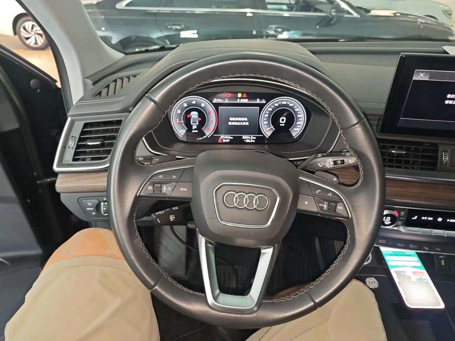 Audi Q5L 2022 40T Luxury Elegant Model — миниатюра 13