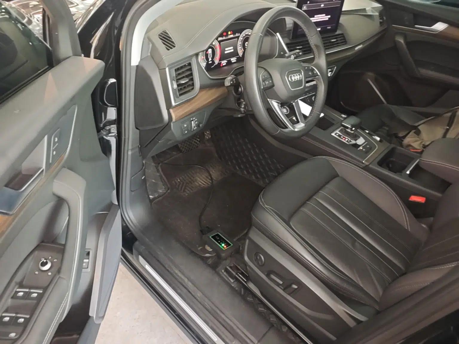 Audi Q5L 2022 40T Luxury Elegant Model — миниатюра 18