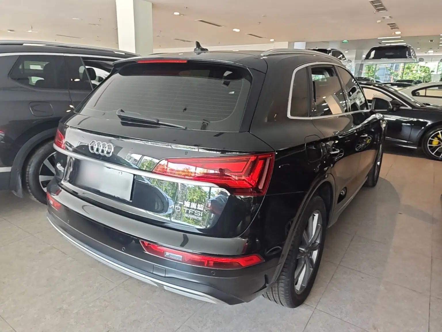 Audi Q5L 2022 40T Luxury Elegant Model — миниатюра 6