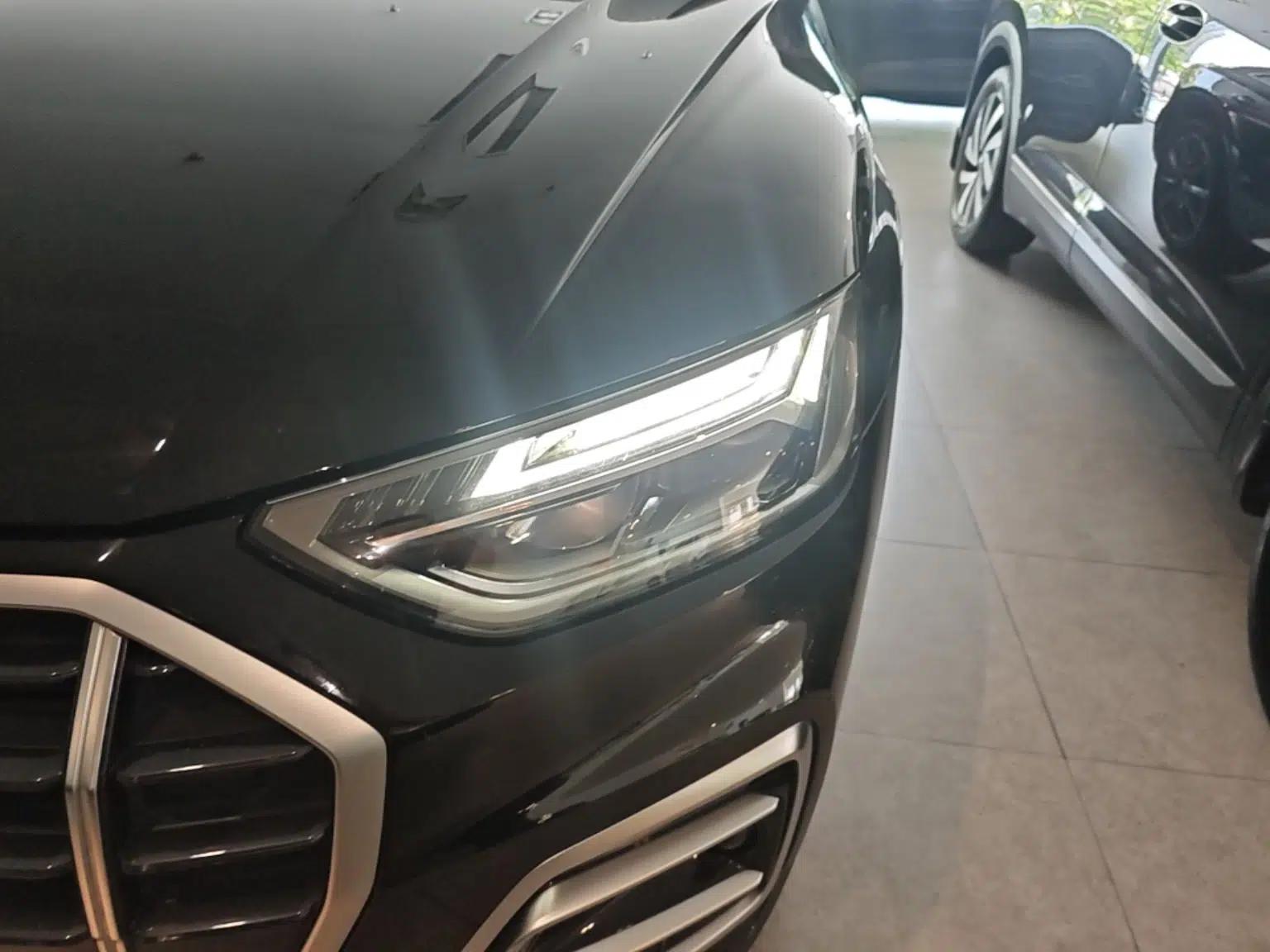 Audi Q5L 2022 40T Luxury Elegant Model — миниатюра 8