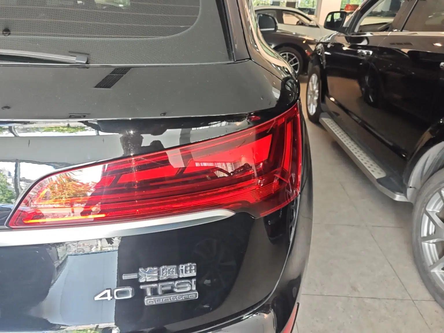 Audi Q5L 2022 40T Luxury Elegant Model — миниатюра 9