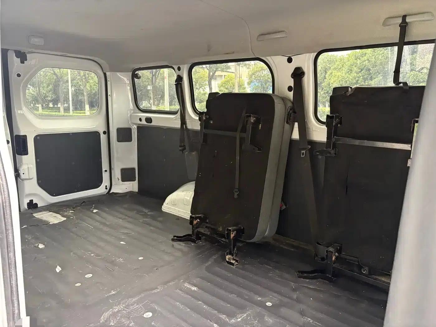 Wuling Yangguang 2024 Model 300km Comfort Bus Version 75kW — миниатюра 5
