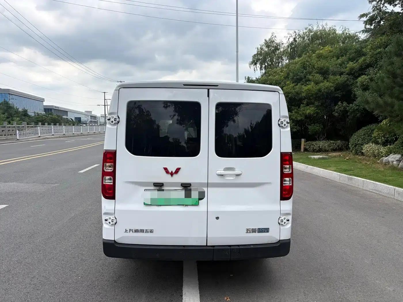 Wuling Yangguang 2024 Model 300km Comfort Bus Version 75kW — миниатюра 7